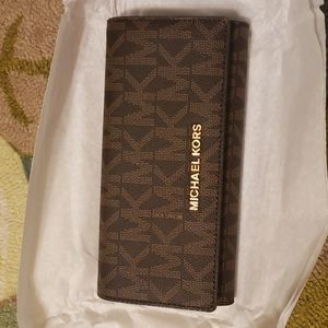 Michael Michael kors jet set travel wallet